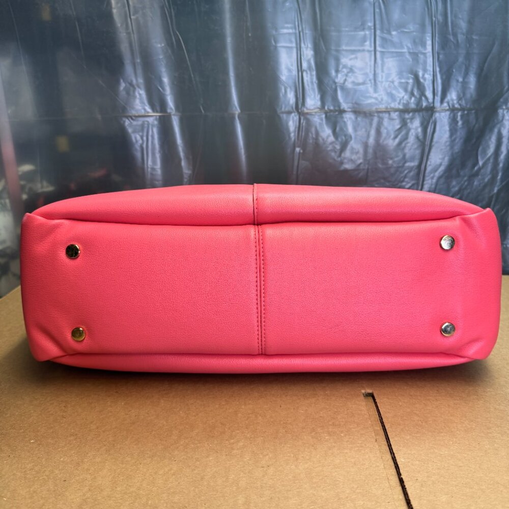 On 34th Azriell Extra-Large Tote - Peony Coral - Picture 6 of 9